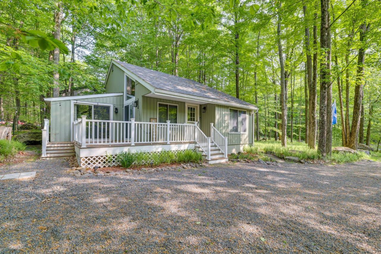 Poconos Getaway With Fire Pit 1 Block To Lake! * Pocono Lake