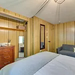 Poconos Getaway With Fire Pit 1 Block To Lake!