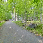 Poconos Getaway With Fire Pit 1 Block To Lake!