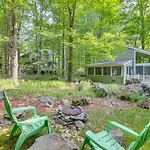 Poconos Getaway With Fire Pit 1 Block To Lake!